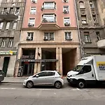 Apartment At Synagogue