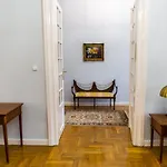 Luxury Downtown 3 Bedroom Apartment By Synagoge With Beautiful View