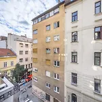Anastasia 2 bedrooms apartment on Váci utca