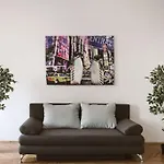 Gigantic Modern Apartment For Up To 10 Guests Next To Basilica!