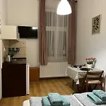 A3 Parliament Sunflower Cozy Apartment