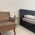 L8 Guesthouse