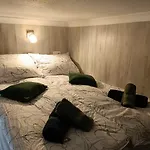 Suzan\'S Apartment In The Heart Of Budapest