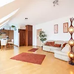Beautiful Apartment With Ac