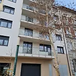 Matyas Corner Apartments Family Comfort Apartment III