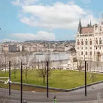 Breathless View Parliament 2 Luxury Suites With Terrace Free Parking Reservation Needed