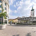 Swarz\'S Downtown Residence