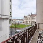 Breathless View Parliament 2 Luxury Suites With Terrace Free Parking Reservation Needed