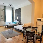 Orangehomes Peaceful Apartment Next To Central Market Hall
