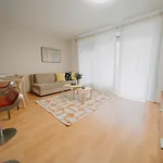Orangehomes One Bedroom Art Apartment