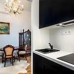 Central River Apartment Danube