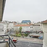 Spacious 1 Bed Basilica Apartment - With Balcony