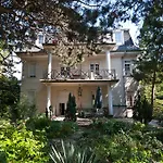 Tamasi House