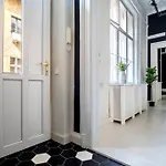Broadway 2Bedroom Apartment