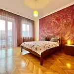 Exclusive Colourful Flat In The City