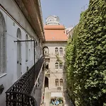 Trendy Apartment At The Hippest Location
