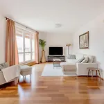 Bright And Spacious Penthouse W/ Terrace & Parking