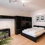 Central Passage For 2, Balcony, Wifi, Ac, Tv