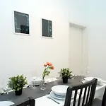 Stylish New Home With View On New York Palace