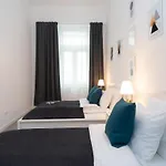 Stylish New Home With View On New York Palace