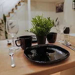 Greenlight Gallery By Newave Apartments