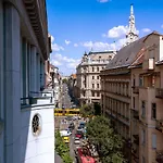 Exclusive Dohany Apartment With Balcony Next To The New York Cafe