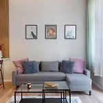 Exclusive Dohany Apartment With Balcony Next To The New York Cafe
