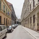 Two-Bedroom Apartment Next To Music Academy