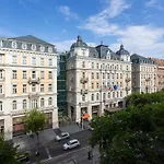 Exclusive & Stylish Central Apartment In The Heart Of Budapest
