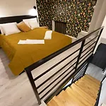 Glam Castle Apartments
