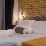 Regina Mini Apartment On Kiraly Street