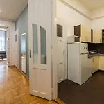 Ermosa Apartment