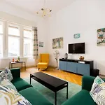 Hidden Gem 1 Bedroom Next To Opera