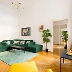 Hidden Gem 1 Bedroom Next To Opera