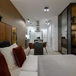 High-End Studio W Gym/Sauna/Balcony/Security