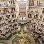 Urban Jungle Oasis King With Free Parking