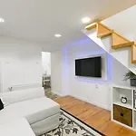 Charming Apartment In Damjanich Str., Lucas