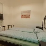 Downtown Studio Flat In Budapest, Mona