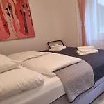 Budapest Flamingo Central Home Stay - Balcony, Ac, Downtown