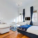 Royale Apartment