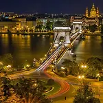 Haus in Budapest mit Garten