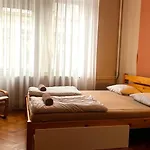 A54: Charming Apartment In The Ruin Bar District