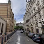 Freeparking - Great Synagogue Apartment, 2 Bedroom, 5 People ,Wifi, Ac