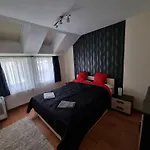 Merry&Car - Huge Balcony + Living Room + 2Br