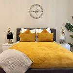 Standard Apartment By Hi5-Corvin 7
