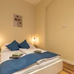 Andrassy Heritage Superior Apartment