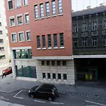 Budapest Pest-Port Apartment 4 Rooms For 16 Person