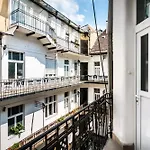 Dohany Street Delight