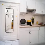 Margaret Apartment 2