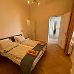 City Center 3, Elegant And Cozy 2Br In City Center!